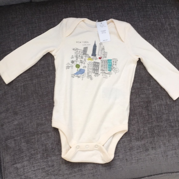 GAP Baby Girls Boys Size 0-3 Months Ivory NYC New York City One-Piece Bodysuit